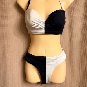 Victoria Secret 2 pc Bikini Black & White Women's 32DD-Top Medium-Bottom